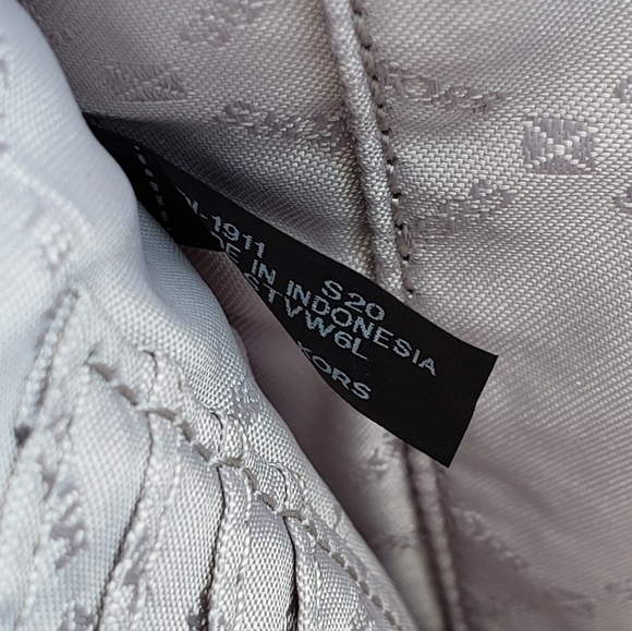 ⚠️LAST 1⚠️ Michael Kors Jet Set XL Clutch Wristlet - Picture 4 of 5